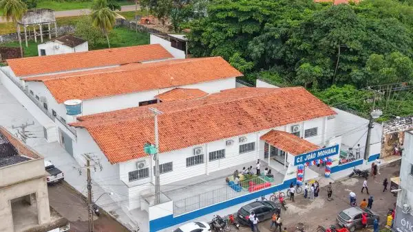 Foto 8 – Prefeito Dr. Júnior, senador Weverton e secretário Orleans Brandão entregam mais conquistas para a educação e saúde de Peritoró